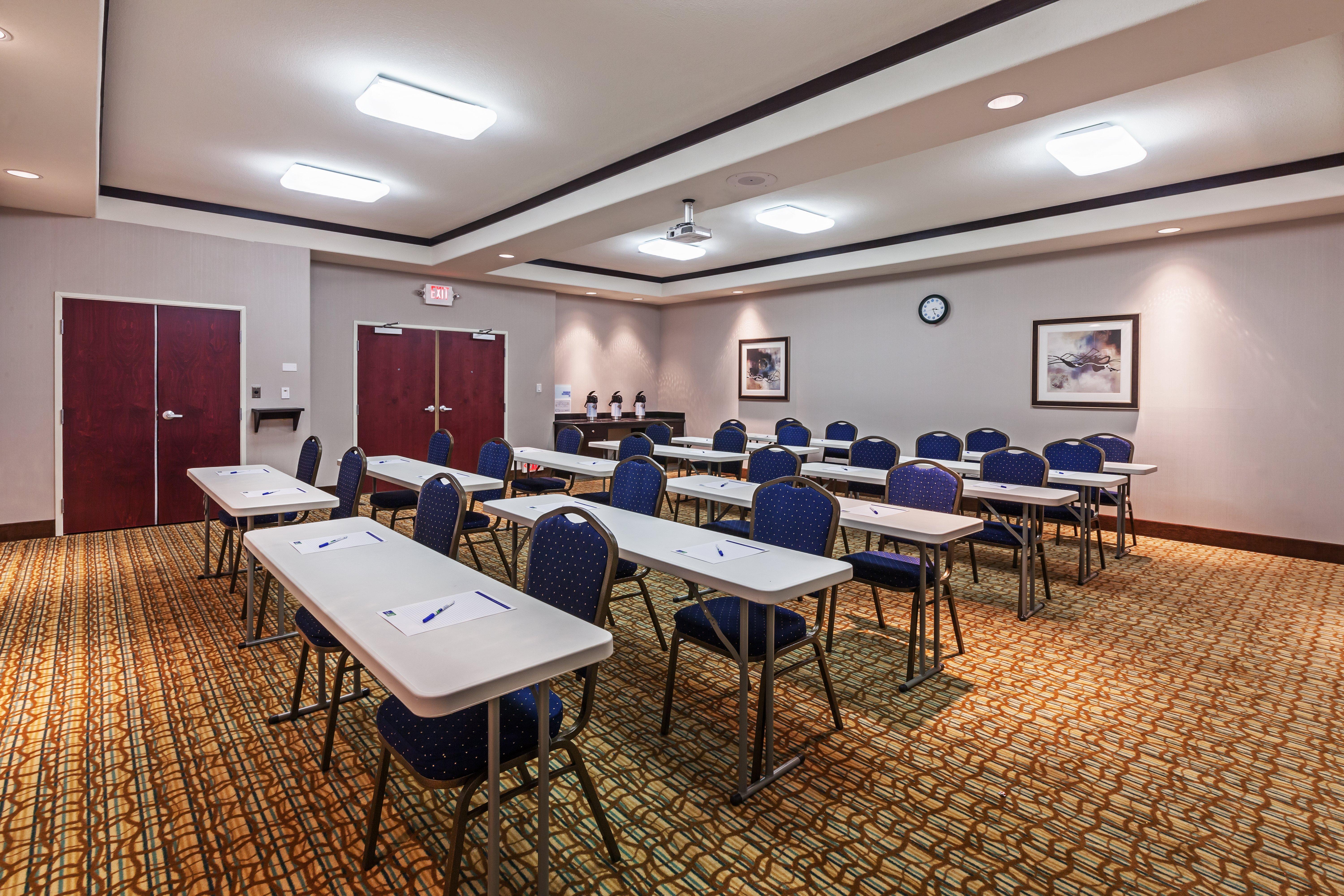 Holiday Inn Express & Suites Cleveland By Ihg Zewnętrze zdjęcie