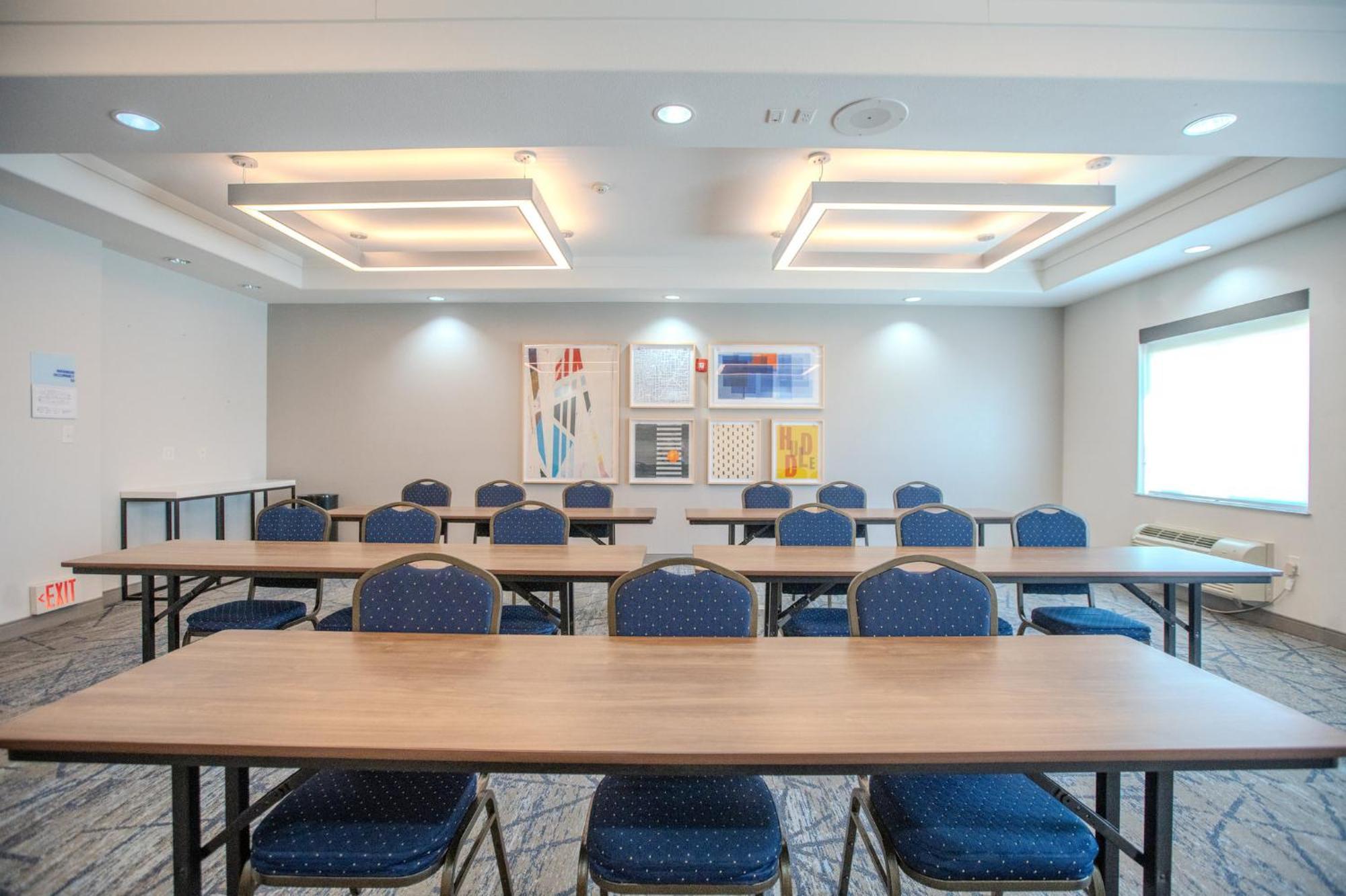 Holiday Inn Express & Suites Cleveland By Ihg Zewnętrze zdjęcie