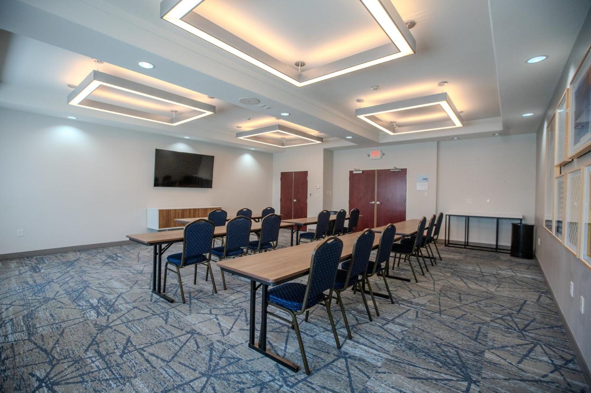Holiday Inn Express & Suites Cleveland By Ihg Zewnętrze zdjęcie