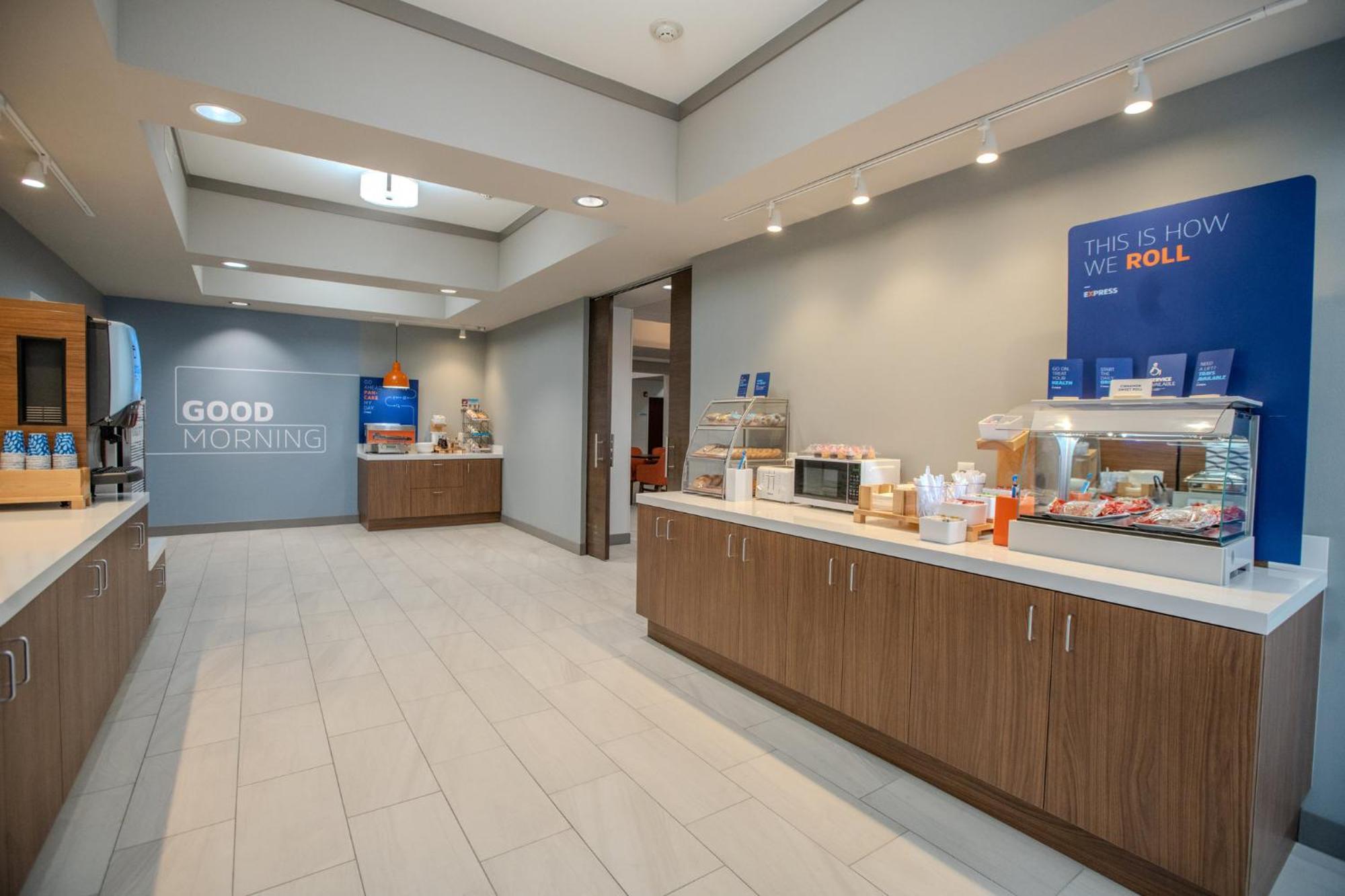 Holiday Inn Express & Suites Cleveland By Ihg Zewnętrze zdjęcie