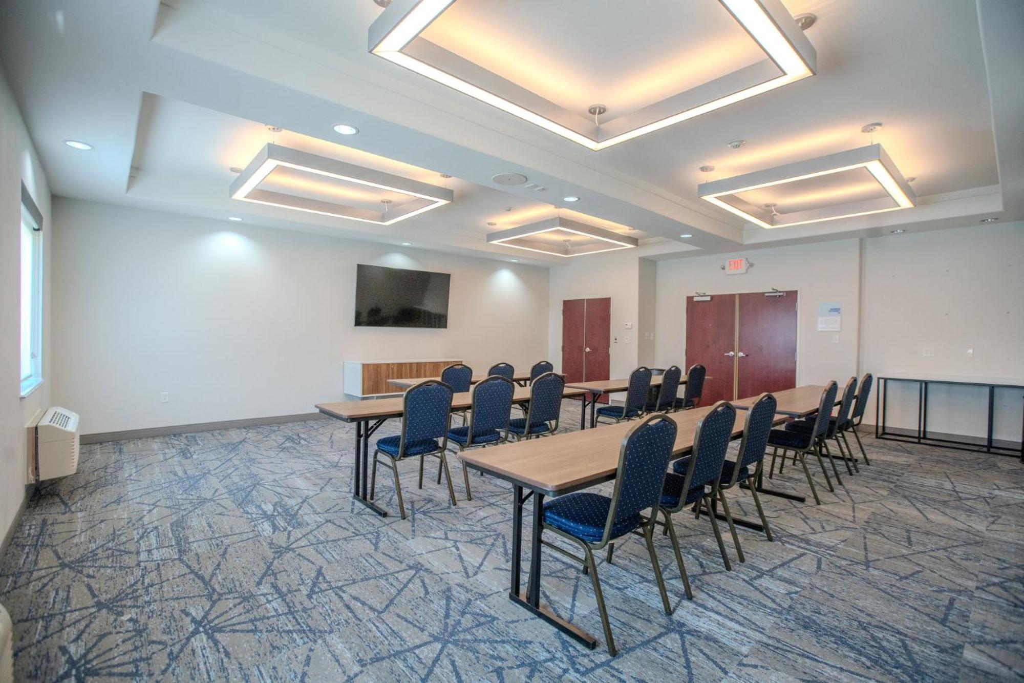 Holiday Inn Express & Suites Cleveland By Ihg Zewnętrze zdjęcie