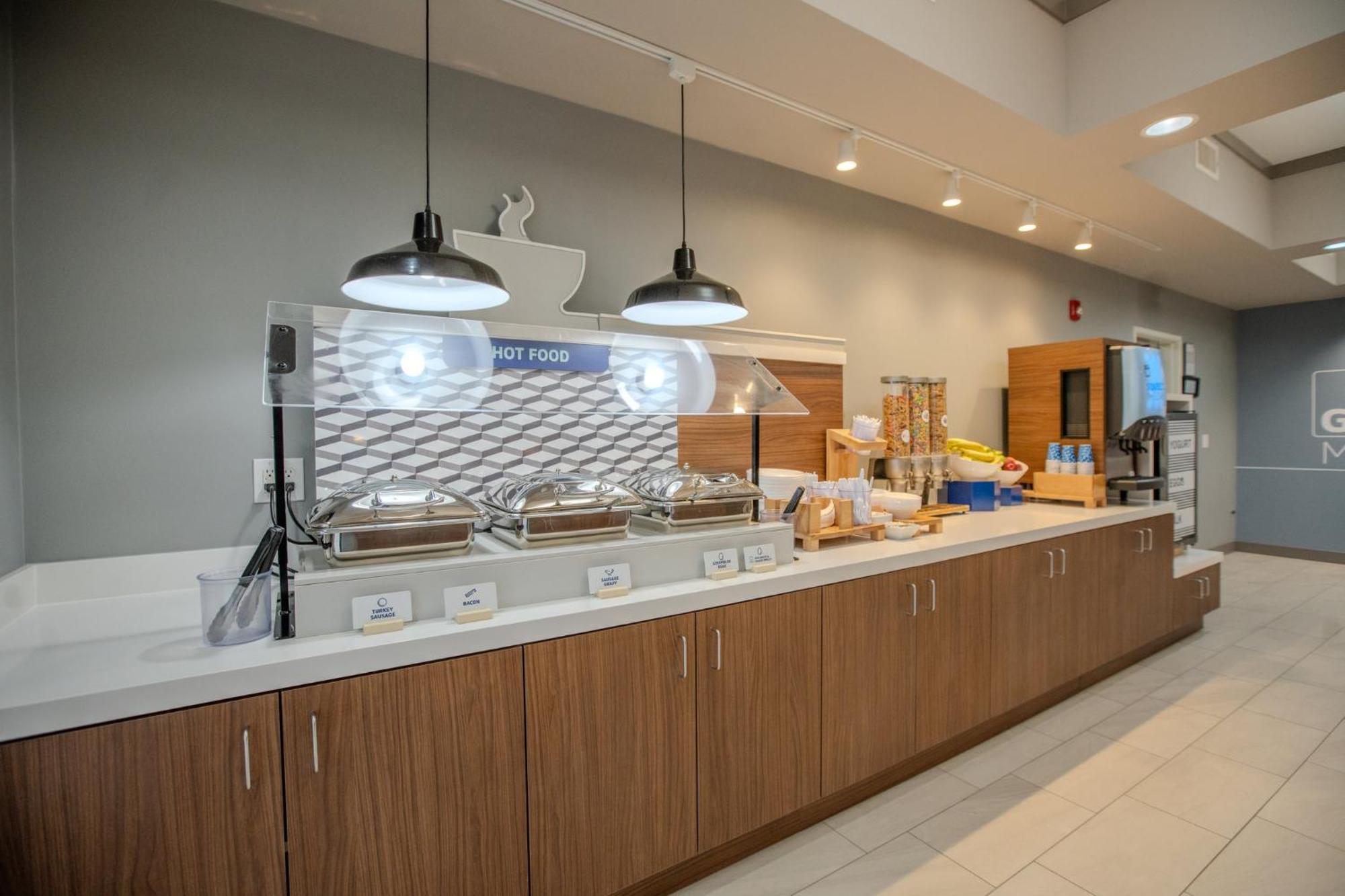 Holiday Inn Express & Suites Cleveland By Ihg Zewnętrze zdjęcie