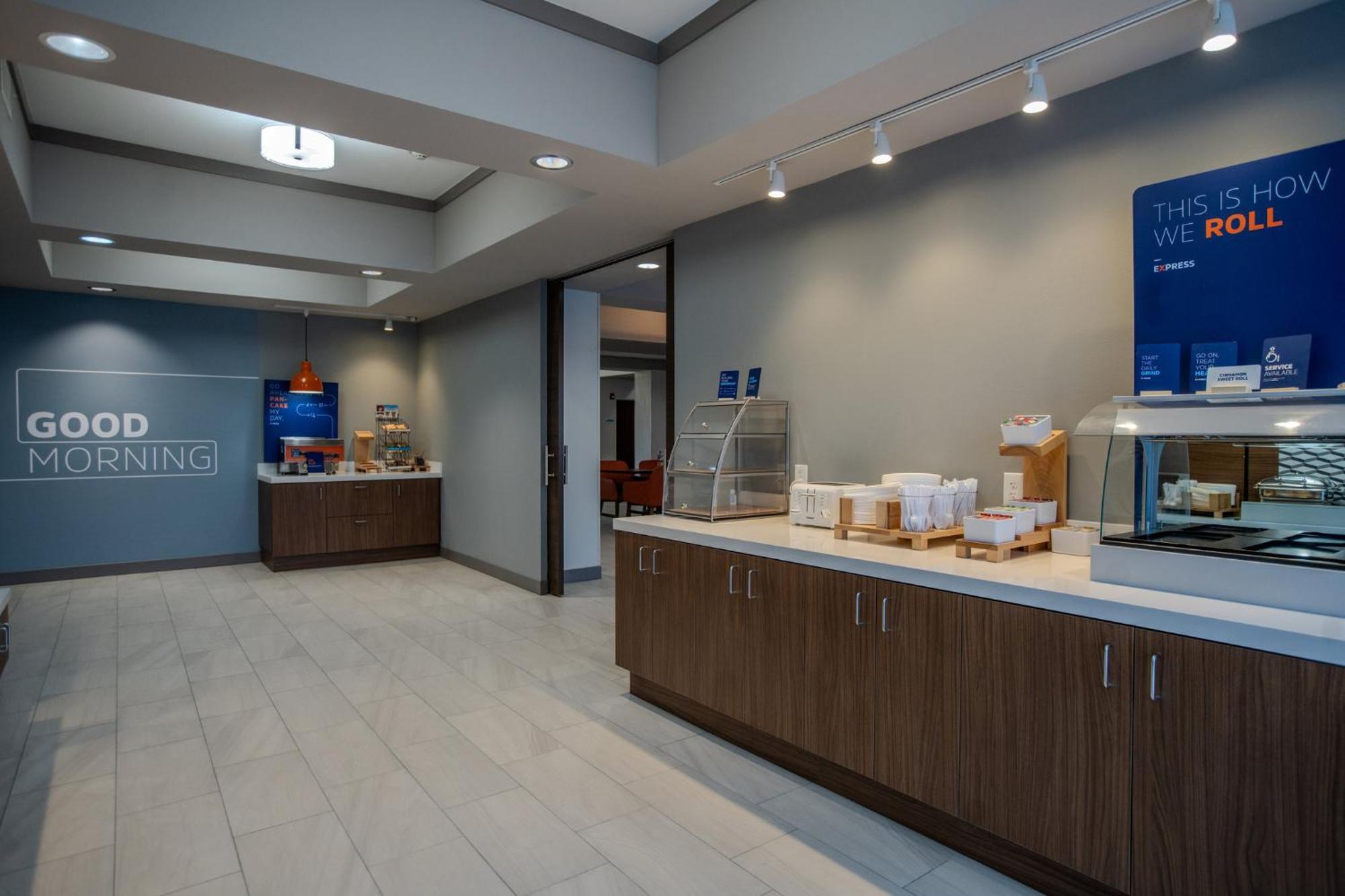 Holiday Inn Express & Suites Cleveland By Ihg Zewnętrze zdjęcie