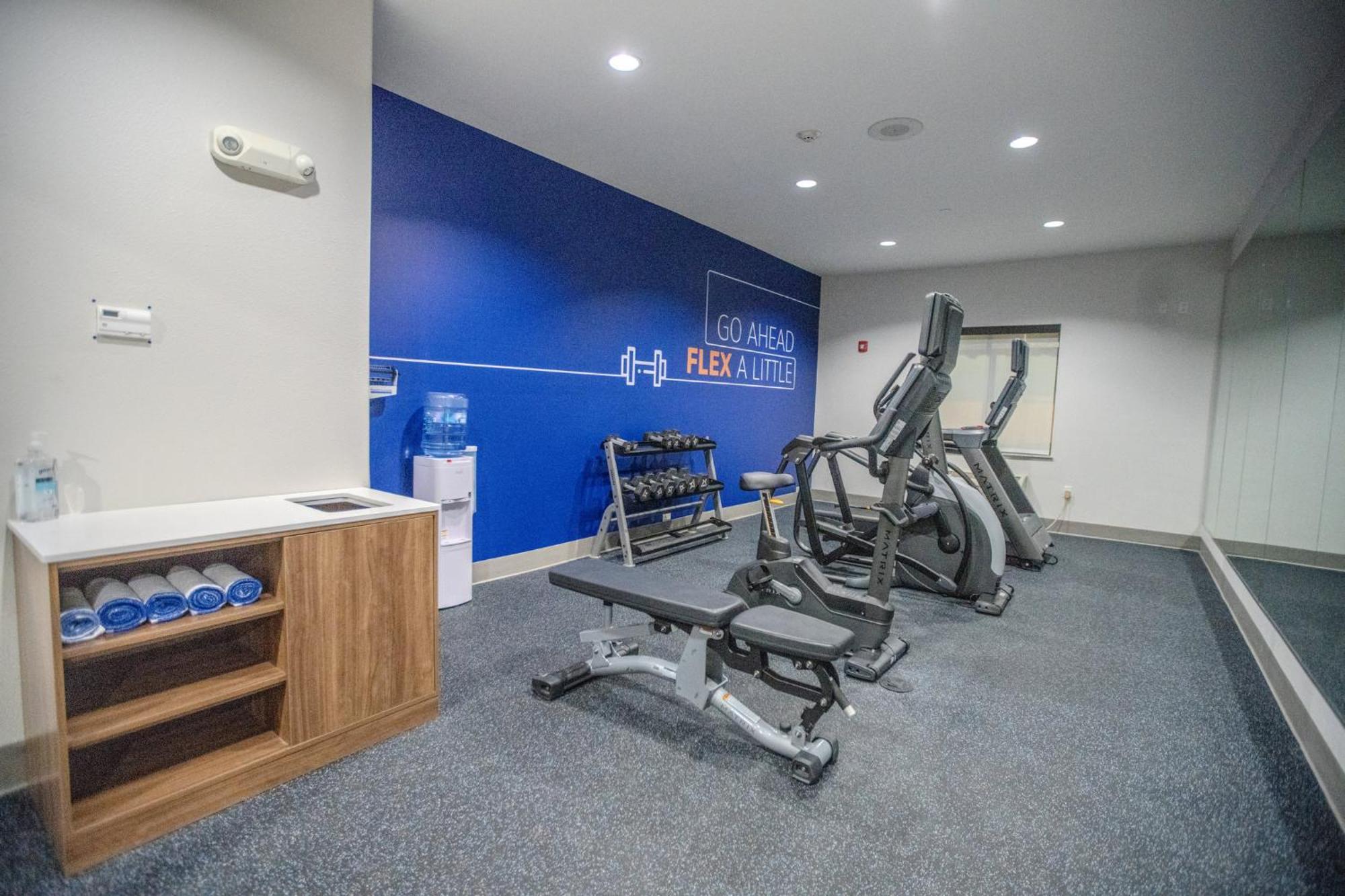 Holiday Inn Express & Suites Cleveland By Ihg Zewnętrze zdjęcie