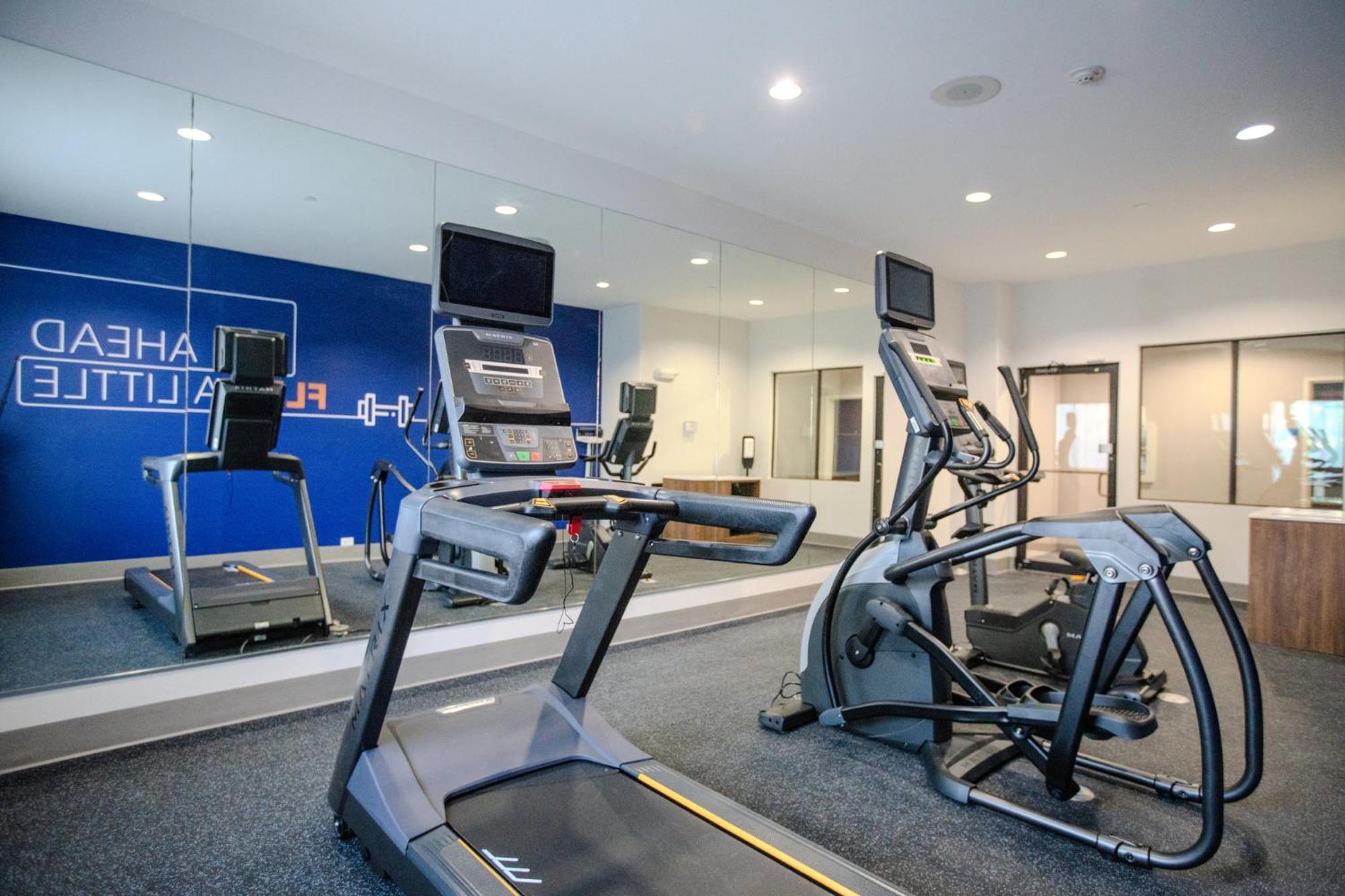 Holiday Inn Express & Suites Cleveland By Ihg Zewnętrze zdjęcie