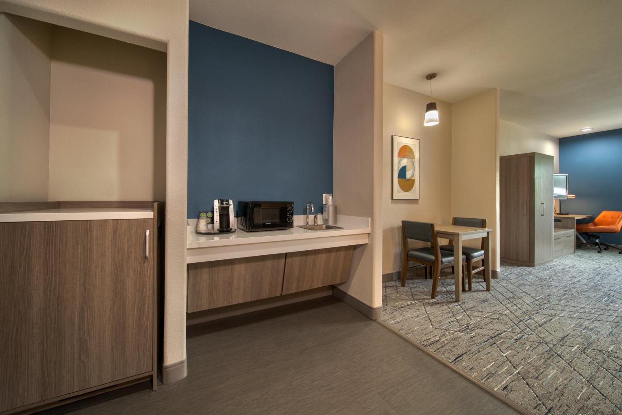 Holiday Inn Express & Suites Cleveland By Ihg Zewnętrze zdjęcie